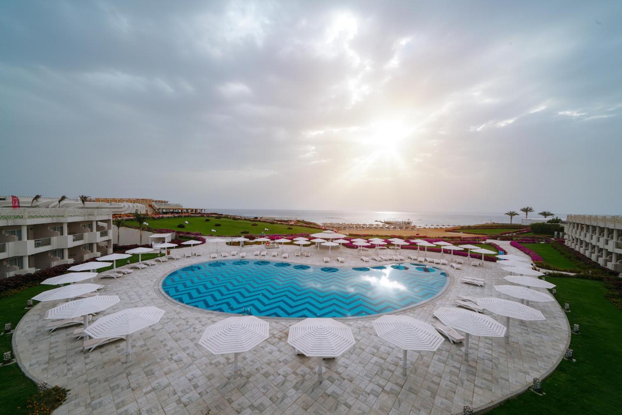 Sirena Beach Resort & Spa Marsa Alam Exteriör bild